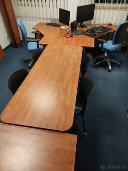 Kancelářské psací stoly