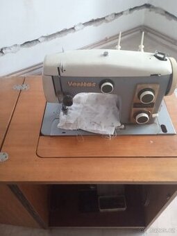 Šicí stroj Veritas