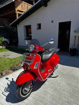 Piaggio Vespa 300GTS