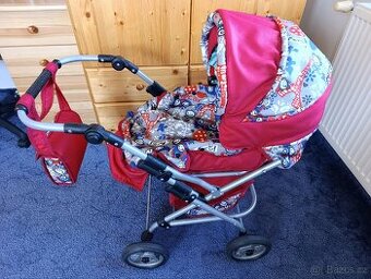 Kočárek pro panenky