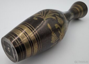 Krásná Dekorativní mosazní Vázička 24 cm. Tepaná - krásná