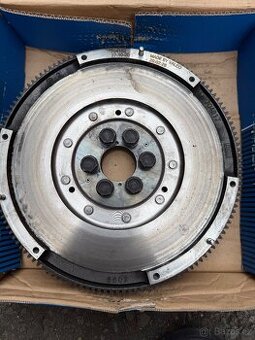 Setrvačník VALEO 704152 (836545)