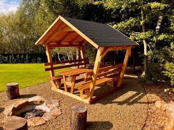 Zahradní altán pro 12 osob s dovozem