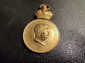 Vojenská záslužná medaile SIGNUM LAUDIS - TOP