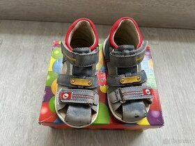 Dětské kožené sandálky Baťa, vel. 25