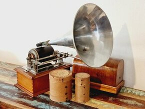 Krásný starožitný fonograf Pathé Freres,  1900, Francie