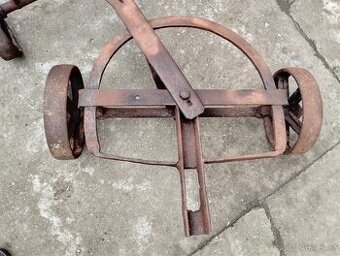Vozík pod stabilní motor