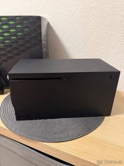 XBOX ONE X 1TB V TOP STAVU (ZÁRUKA 01.26) - 1