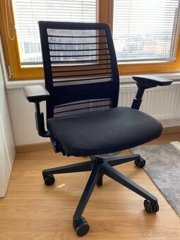 Kancelářská židle Steelcase Think V2