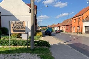 Reklamní plocha v Uherském Brodě s velkým zásahem