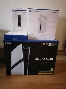 Playstation 5 pro s mechanikou a příslušenstvím
