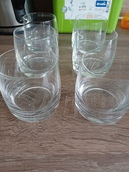 6 skleniček na rum a jiný destilát