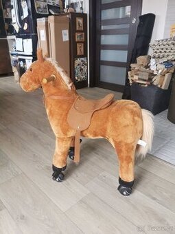 Kůň chodící velký plyšový