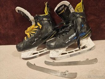 Hokejové brusle Bauer Supreme M4, vel. 4.5 FIT 3