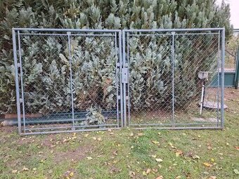 Ocelová brána celková šířka 3,6 výška 1,8m