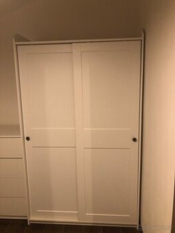 HAUGA Šatní skříň s posuvnými dveřmi