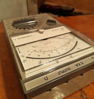 Funkční multimetr Iskra UNIMER 1 z roku 1972