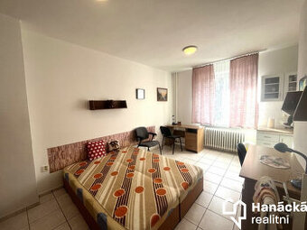 Pronájem cihlového bytu 1+kk v Olomouci, Dobnerova...