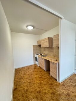 Dlouhodobý pronájem bytu 2+kk, 40 m² – Kpt. Jaroše 33