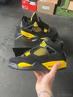 Nike Air Jordan 4 Yellow Thunder