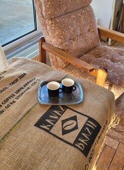 Dekorace: Jutové pytle na kávu, více kusů a více druhů,