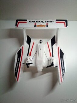 Dálkově ovládané letadlo, obojživelné RC letadlo DEERC,