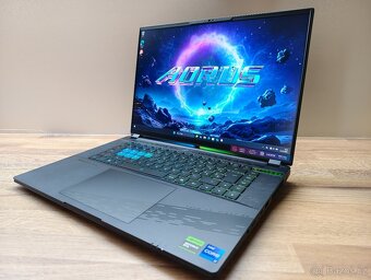 2K 165HZ_GIGABYTE AORUS 16X_i7-13650HX_16GB_RTX 4070 8GB