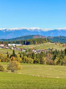 Pekný Pozemok 2100m2 zo Super Výhľadom na Nízke Tatry