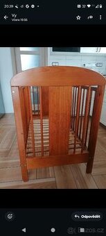 Dřevěná dětská postýlka