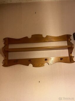 Závěsná polička na hrníčky/ vázy