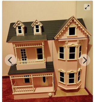 Zámecký domeček pro panenky