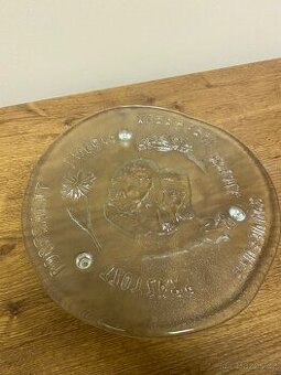 Skleněný tác na dort