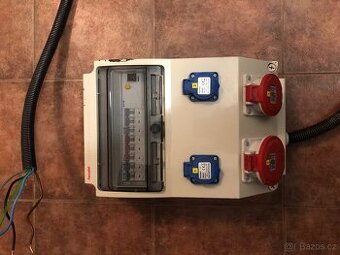 Stavební rozvaděč Famatel v310 IP54