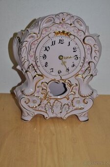 zlacené krbové hodiny (růžový porcelán)