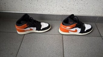 Originál Air Jordan 1 Mid Orange/Black/White vel.39 (6.5Y)