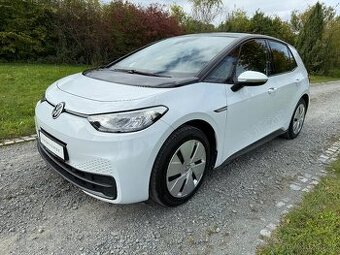 Volkswagen ID.3, 110 kW, 2021 (SoH 95%) najeto 18500.
