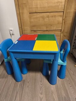 Dětský stolek se židlemi