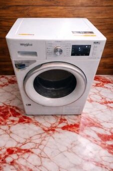 Kvalitní Kondezačni sušička invertnim motorem třídy A+++ 8