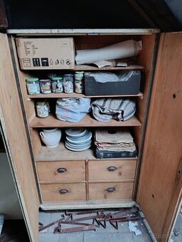 Potravinová skříň - retro