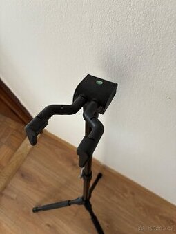 Kytarový stojan K&M 17670 Memphis Pro Guitar Stand