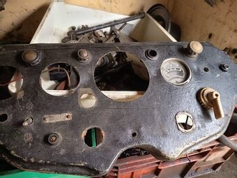 Přístrojový panel