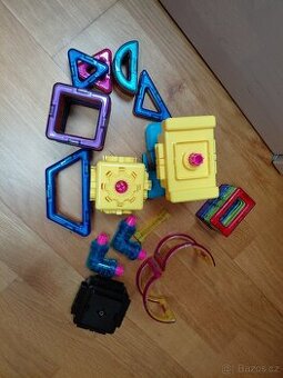 Magformes set - chodící Robot