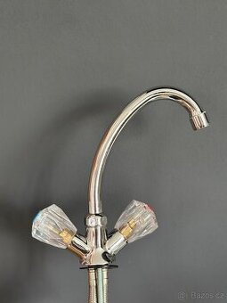 Stojánková kohoutková umyvadlová baterie