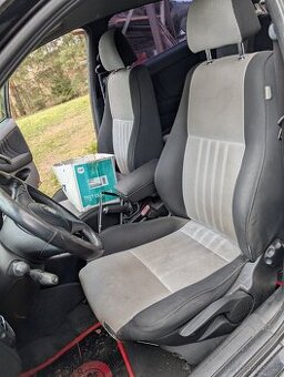 Sedačky Alfa Romeo 147