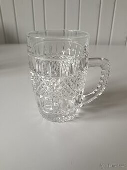 Sklenice z broušeného skla