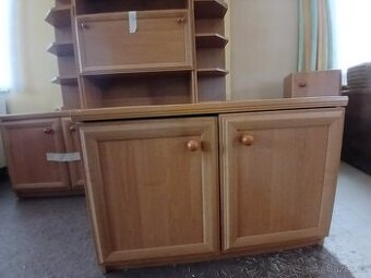 Prodám menší skříňku