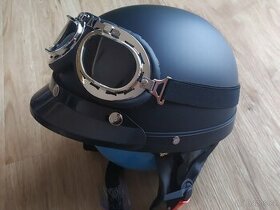 Retro helma - černá hladká