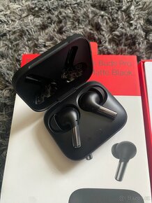 OnePlus Buds Pro 2, černá sluchátka