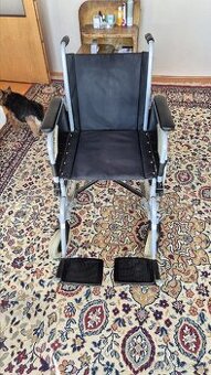 Invalidní křeslo, invalidní vozík