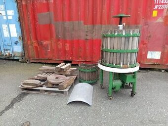 Velký hydraulický lis na ovoce